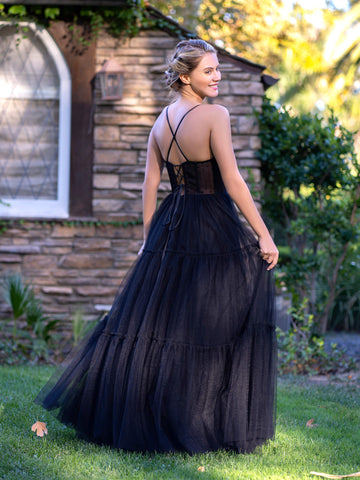 Robe de bal longue en tulle à fines bretelles