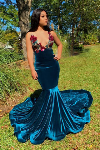 Vestidos de sirena para baile de graduación con apliques florales, escote en V profundo, sin mangas y cola de barrido.