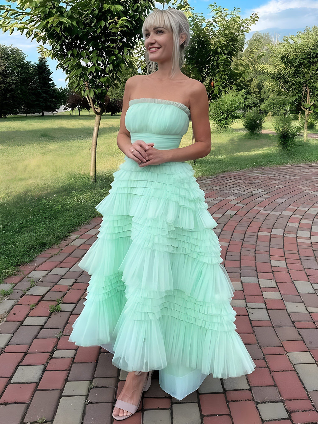 Flovencia | Vestido de fiesta asimétrico de tul verde menta sin tirantes con volantes escalonados
