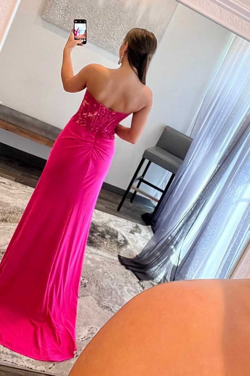 Vestido largo de fiesta rosa fucsia con corsé de encaje y escote corazón con abertura