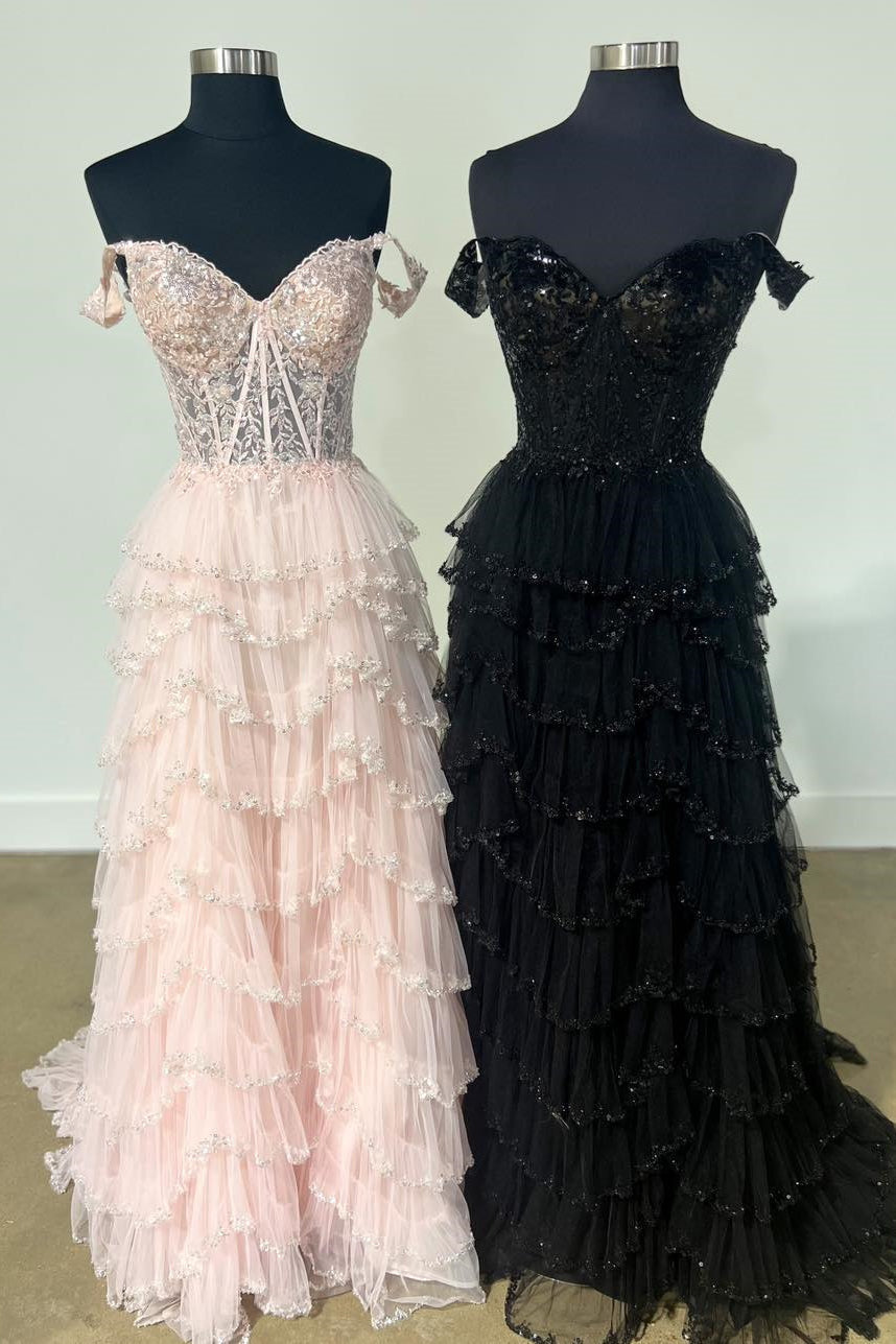 Vestidos de graduación de tul color champán con escote corazón y corte en A con apliques