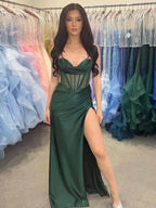 Genio | Vestido largo de sirena verde oscuro con corsé transparente y cuentas