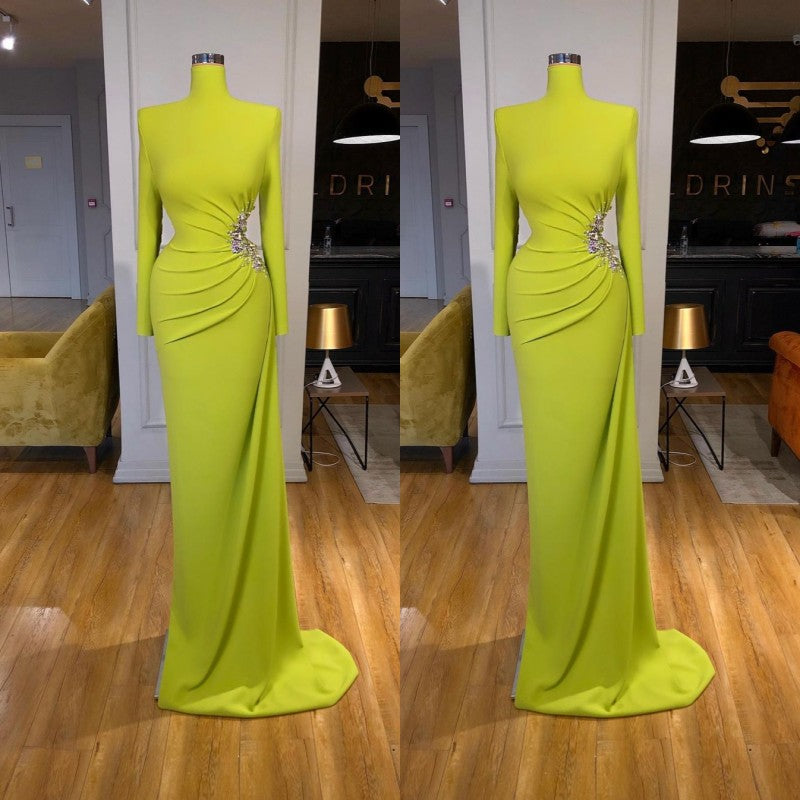 Robe de bal sirène jaune gingembre à manches longues, ornée de perles métalliques et col montant