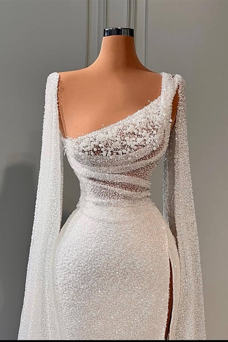 Robes de mariée glamour en forme de A, fendues et ornées de sequins et de perles