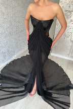 Robe de bal longue noire glamour sans bretelles fendue sur le devant