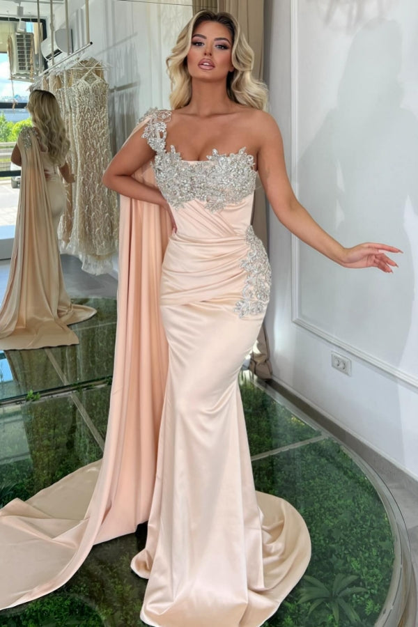Robe de bal de créateur longue et glamour, asymétrique, style sirène, sans manches, avec perles