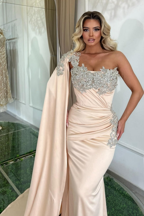 Robe de bal de créateur longue et glamour, asymétrique, style sirène, sans manches, avec perles