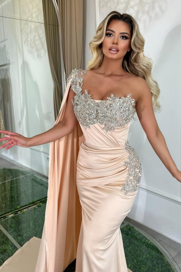 Robe de bal de créateur longue et glamour, asymétrique, style sirène, sans manches, avec perles