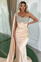 Robe de bal de créateur longue et glamour, asymétrique, style sirène, sans manches, avec perles