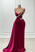 Glamuroso vestido largo de sirena sin mangas con un solo hombro y cuentas