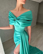 Robes de soirée glamour longues à épaules dénudées et fente longue en ligne