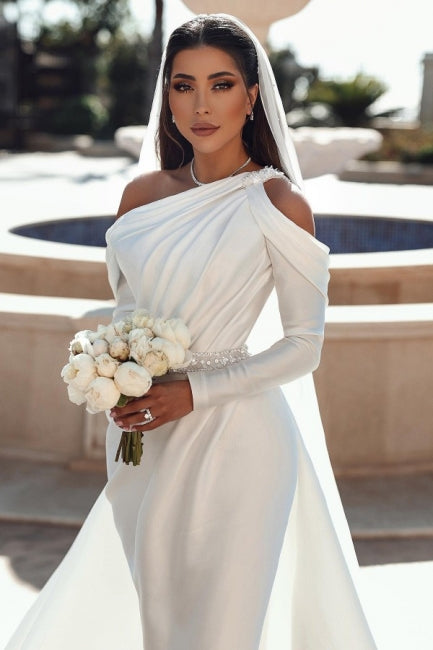 Robe de mariée sirène glamour en satin, asymétrique à manches longues et volants