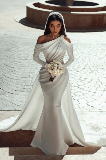 Robe de mariée sirène glamour en satin, asymétrique à manches longues et volants