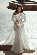 Robe de mariée sirène glamour en satin, asymétrique à manches longues et volants