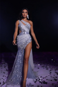 Robe de bal sirène asymétrique glamour à perles et fente en dentelle