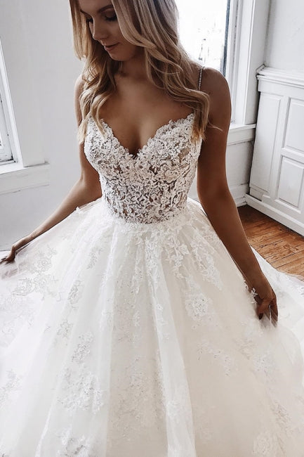 Robes de mariée glamour à fines bretelles, dentelle et tulle, coupe trapèze 