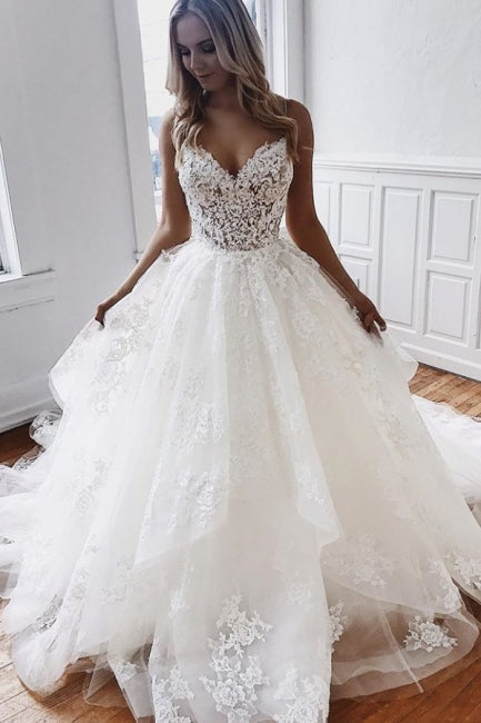 Robes de mariée glamour à fines bretelles, dentelle et tulle, coupe trapèze 