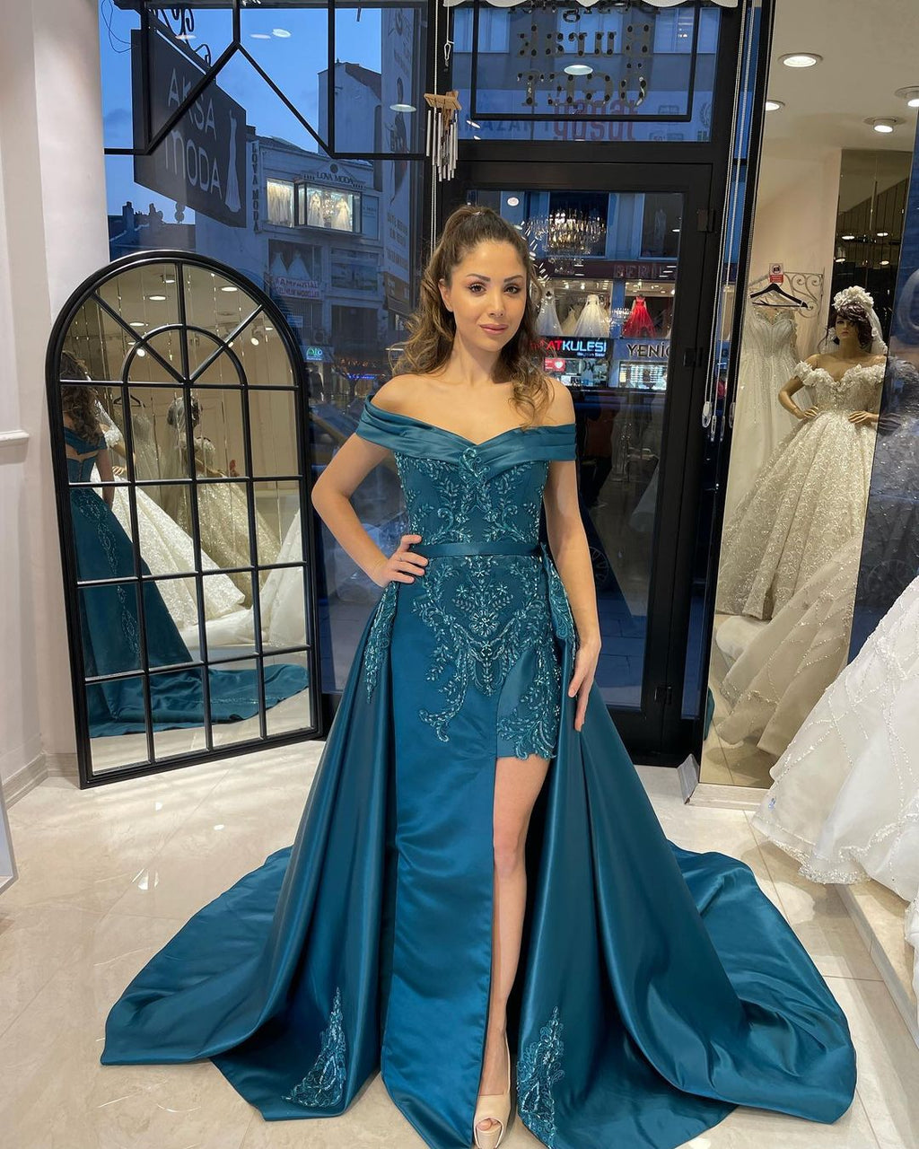 Glamorous Sweetheart Off-the-Shoulder Sheath Ribbon Evening Party Gowns with Appliques