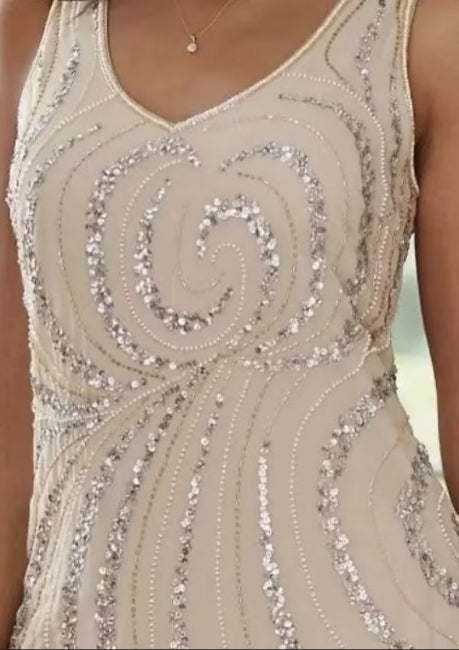 Vestido de mamá glamuroso, de corte en A, con escote en V, manga larga y lentejuelas.