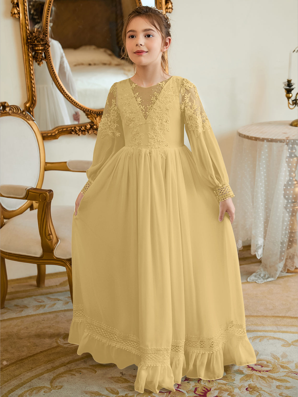 Vestido de Primera Comunión color marfil, corte en A, de gasa hasta el suelo 