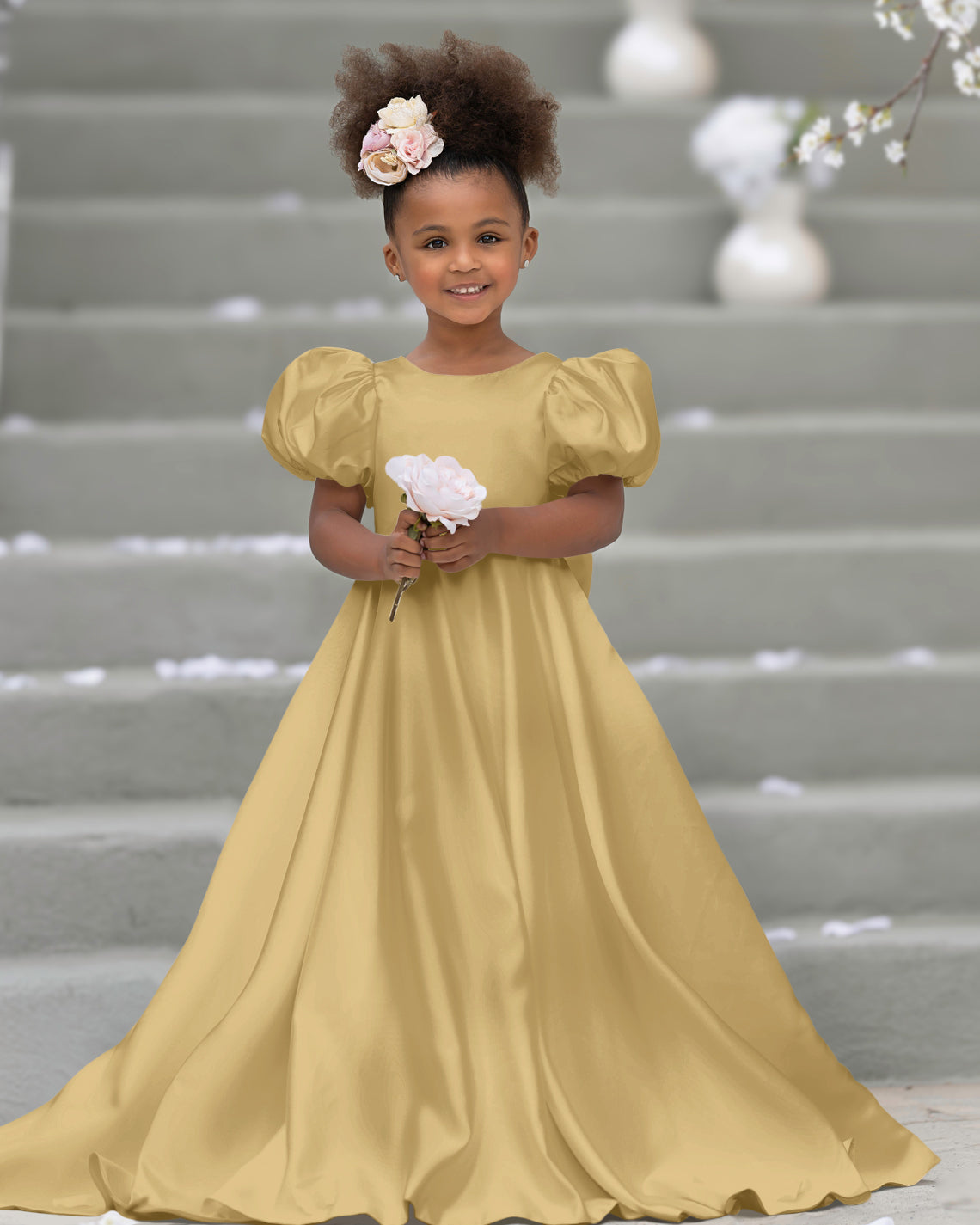 Vestido de niña de las flores con mangas abullonadas, lazo, botones en la espalda y cola de barrido 