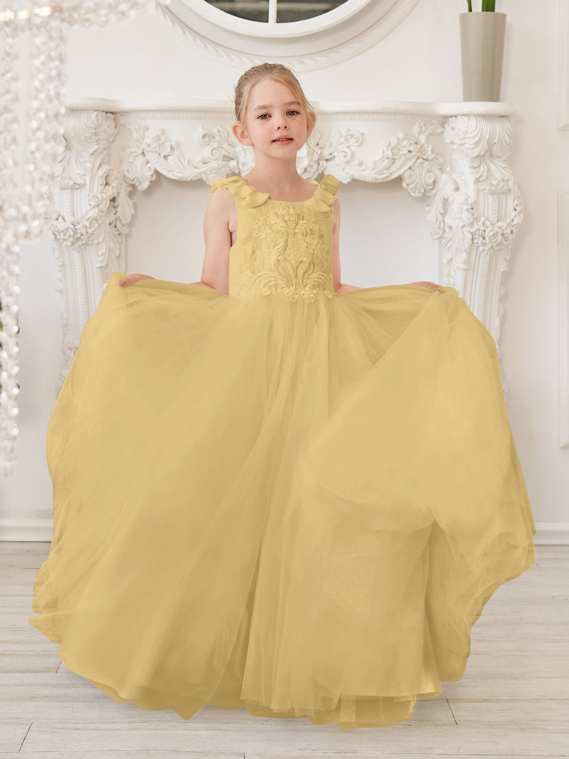 Elegante vestido blanco de tul para niña de las flores con cola corta 