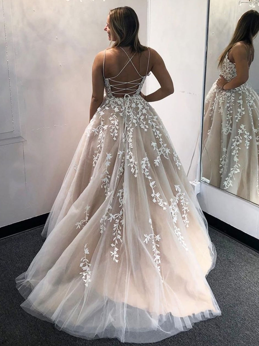 Preciosos vestidos largos de fiesta de corte A, con espalda descubierta de tul y apliques de encaje.