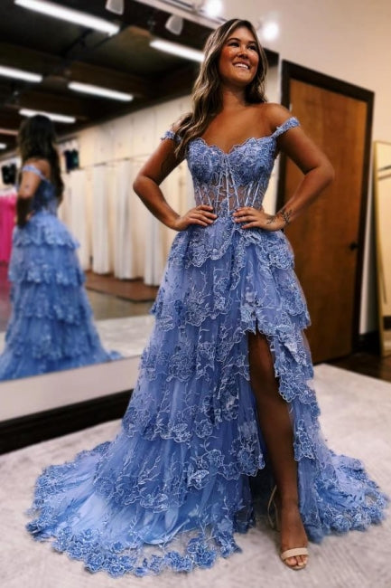 Superbe robe de bal trapèze en dentelle, épaules dénudées, sans manches, avec fente