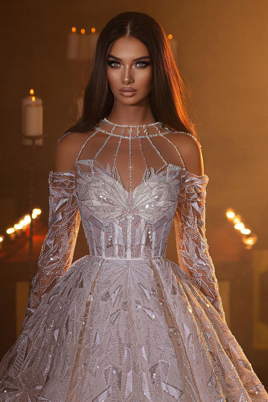 Magnifique robe de mariée trapèze à manches longues et dentelle