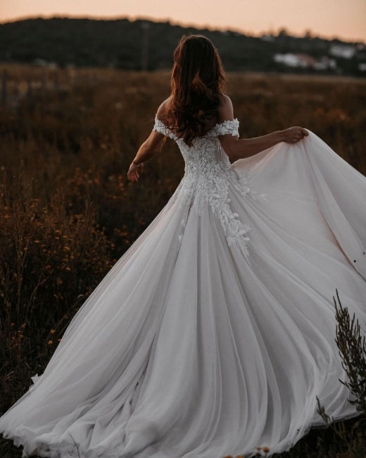 Magnifiques robes de mariée trapèze à épaules dénudées en dentelle