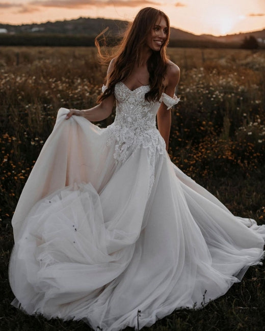 Magnifiques robes de mariée trapèze à épaules dénudées en dentelle