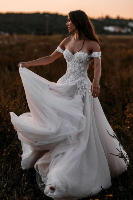 Magnifiques robes de mariée trapèze à épaules dénudées en dentelle