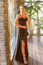 Precioso vestido de fiesta negro de sirena con lentejuelas y abertura, tirantes finos y lentejuelas.
