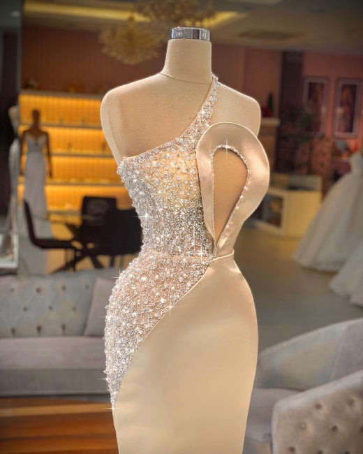 Preciosos vestidos largos de sirena sin mangas color champán para graduación