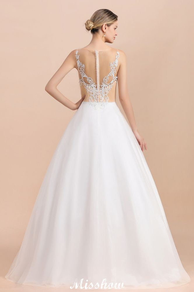 Magnifique robe de bal blanche sans manches à col illusion et boutons
