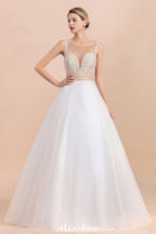 Magnifique robe de bal blanche sans manches à col illusion et boutons