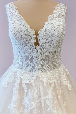 Precioso vestido de novia largo de corte A en tul con apliques de encaje