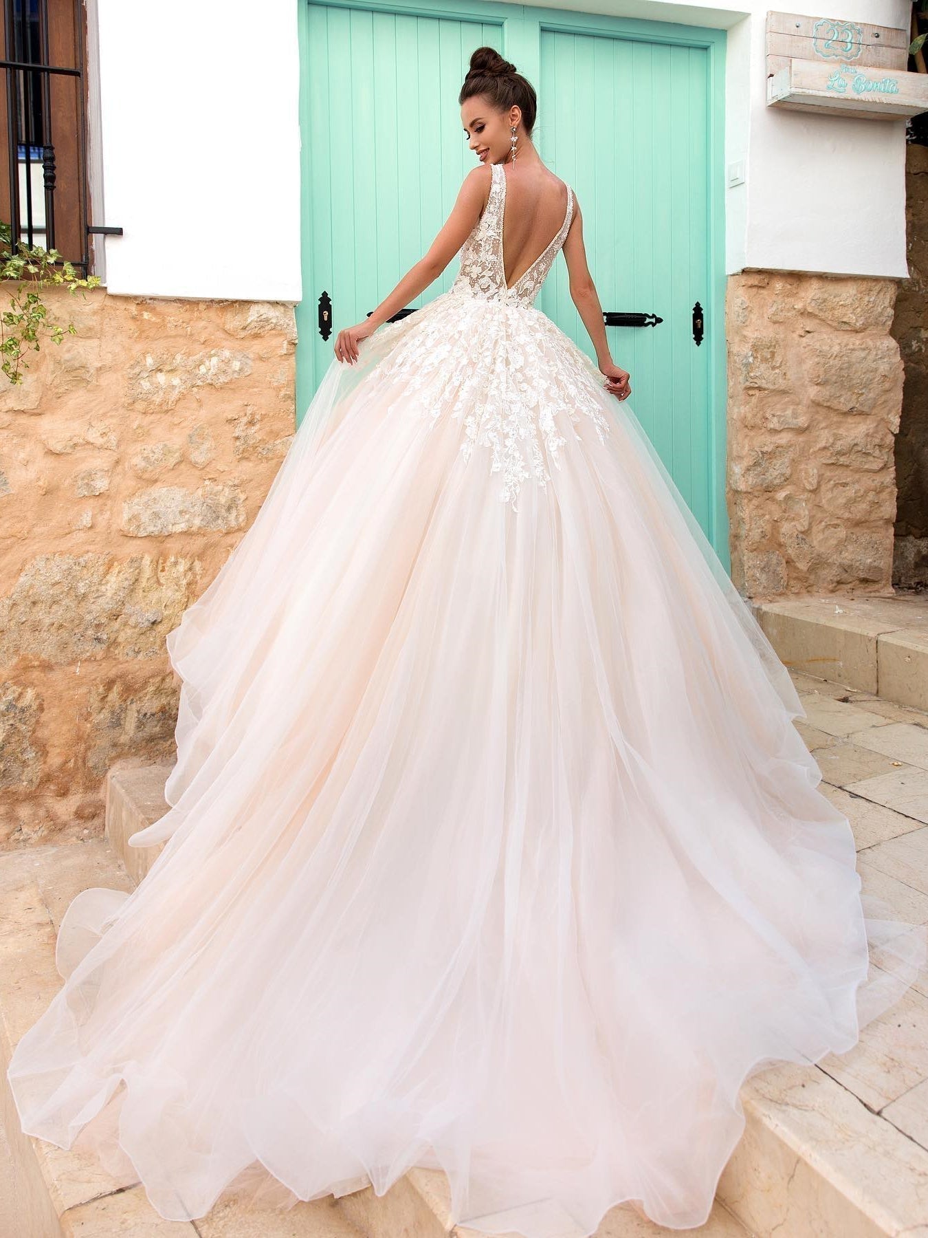 Preciosos vestidos largos de graduación con escote en V, espalda descubierta, tul y encaje, corte en A, ideales para fiestas de graduación.