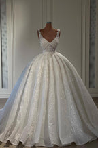 Magnifique robe de bal longue sans manches en dentelle à volants et décolleté cœur