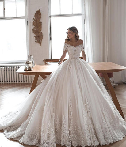 Preciosos vestidos de novia largos de corte princesa, de encaje y tul, con mangas.