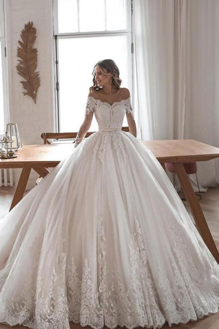 Preciosos vestidos de novia largos de corte princesa, de encaje y tul, con mangas.