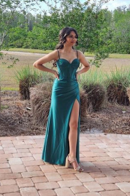 Magnifiques robes de soirée longues vert foncé sans manches à fines bretelles et fente, disponibles en ligne