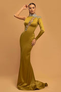 Preciosos vestidos de noche largos de sirena con cuello alto y mangas, color dorado brillante.