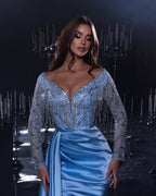 Magnifique robe de bal longue sirène bleue à col en V, ornée de sequins et de perles, avec fente et manches longues.