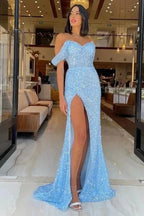 Precioso vestido largo de sirena con lentejuelas, hombros descubiertos y abertura para baile de graduación.