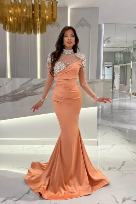 Precioso vestido largo de sirena naranja de cuello alto y mangas largas para baile de graduación.