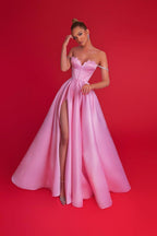 Superbe robe de bal longue rose coupe trapèze à épaules dénudées et fente