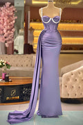 Precioso vestido largo de sirena morado sin mangas con tirantes y volantes para baile de graduación
