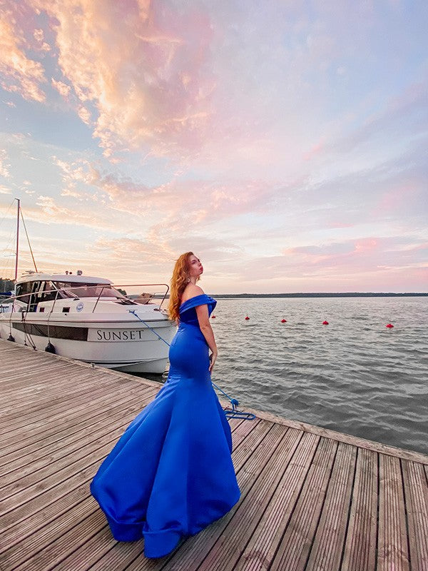 Preciosos vestidos de fiesta de sirena sin mangas con volantes de satén y hombros descubiertos