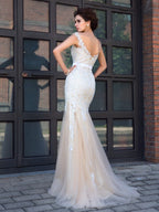 Preciosos vestidos largos de fiesta de tul con cuello transparente, apliques en el cuello y mangas cortas, estilo sirena.